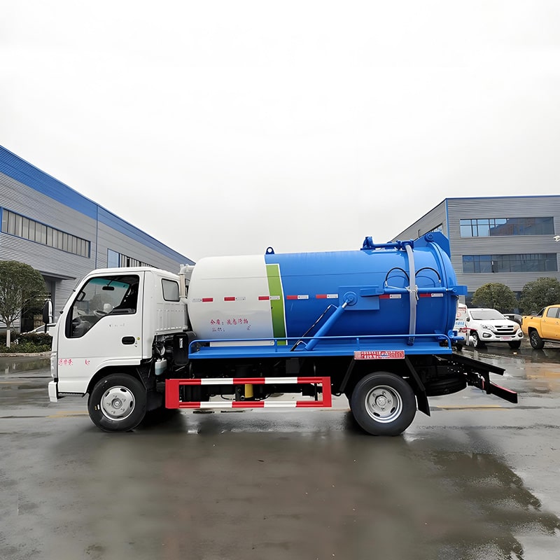 Prix du mini-camion d'aspiration des eaux usées ISUZU ELF 5000L