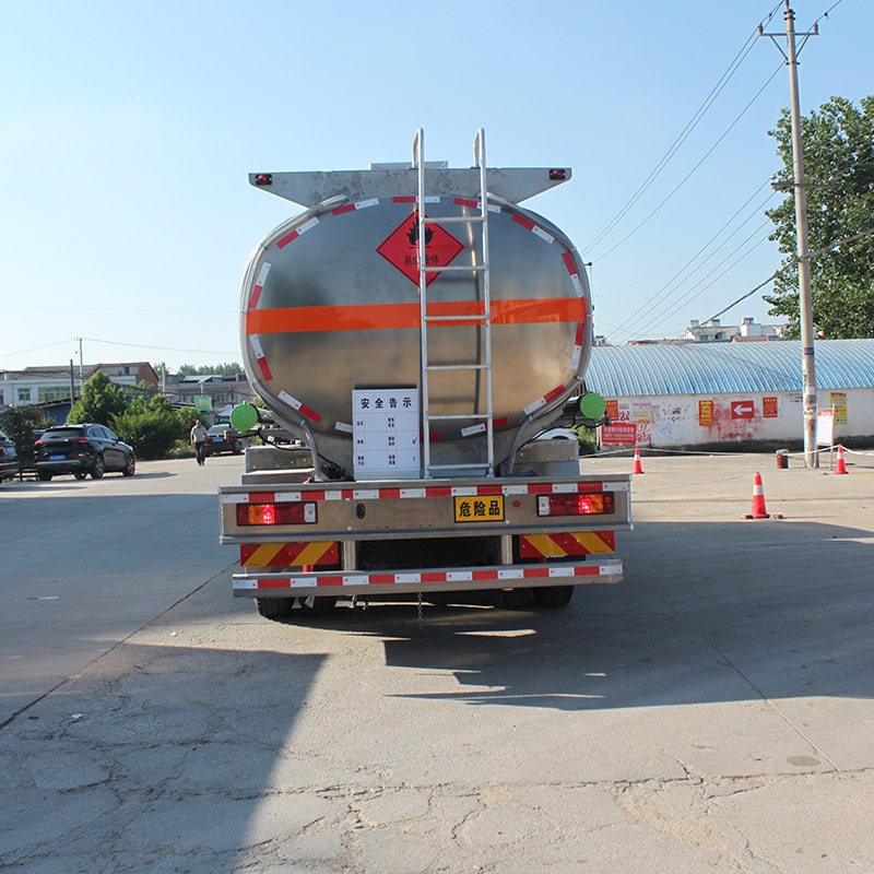 HOWO Aluminum Carbon Steel 6*4 19000 liters fuel tank truck