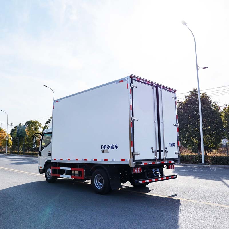 JAC 4X2 Refrigerated Truck Transport Vegetables Meat