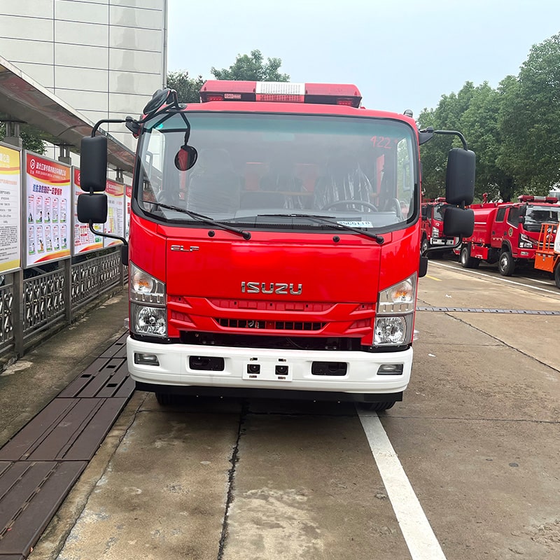 New or Used Japan Brand ISUZU 4 x 2 4000L Fire Truck