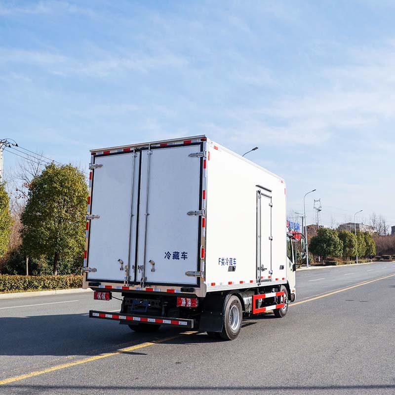 JAC 4X2 Refrigerated Truck Transport Vegetables Meat