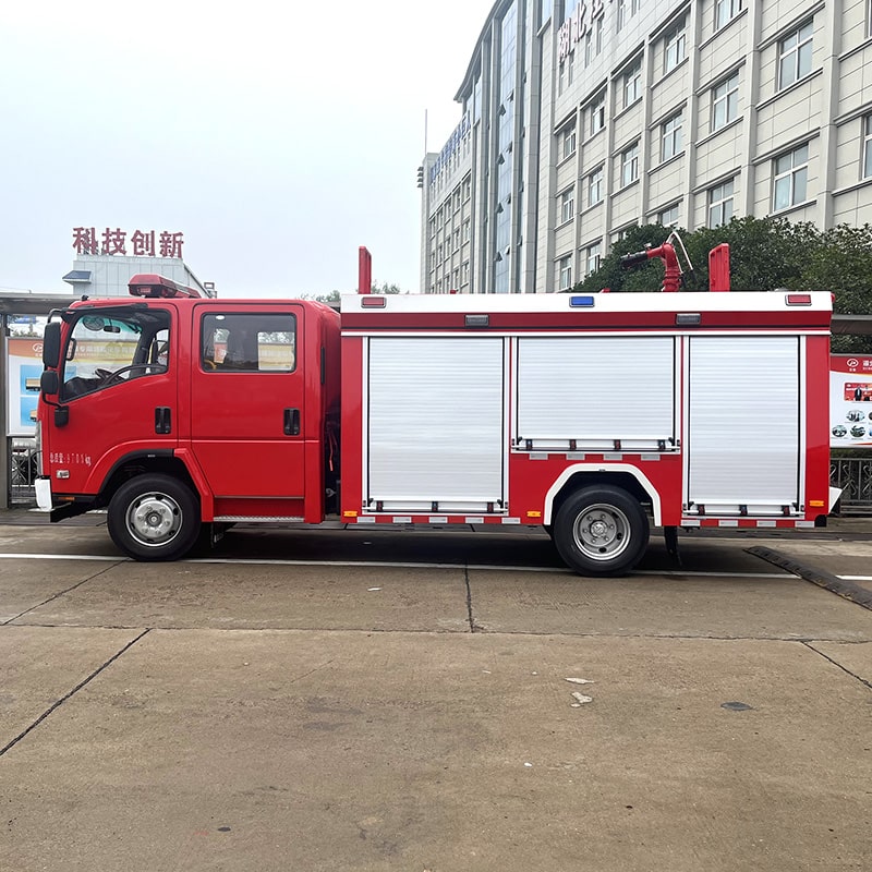 New or Used Japan Brand ISUZU 4 x 2 4000L Fire Truck