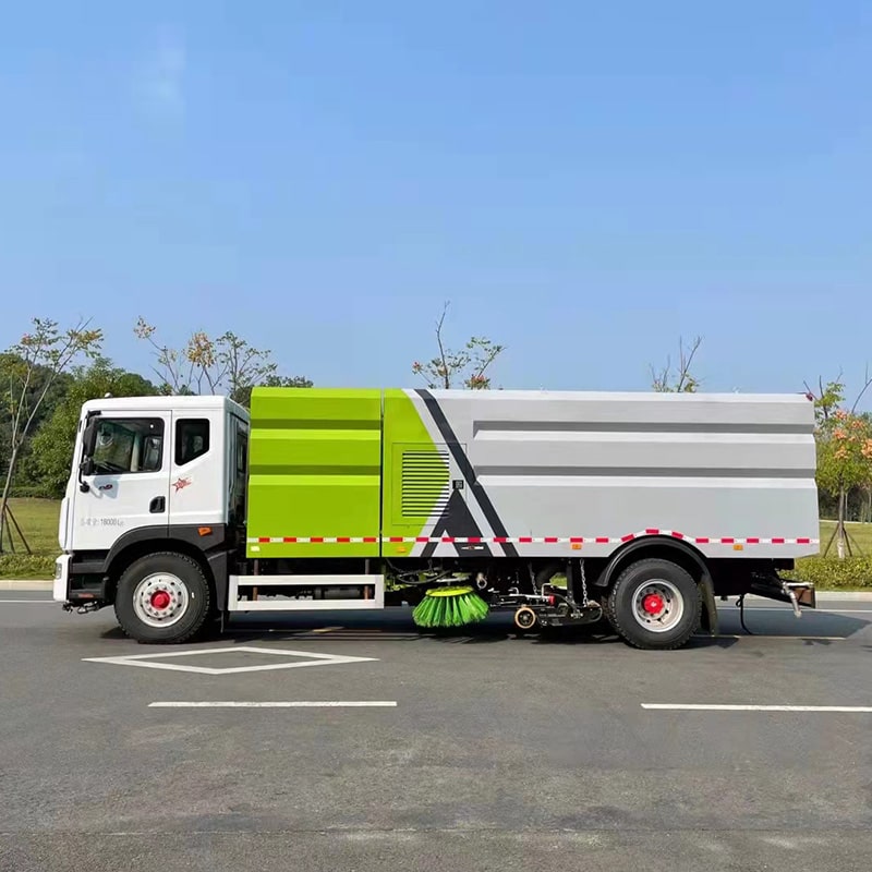 Dongfeng cheap price 4*2 6 wheels road sweeper truck