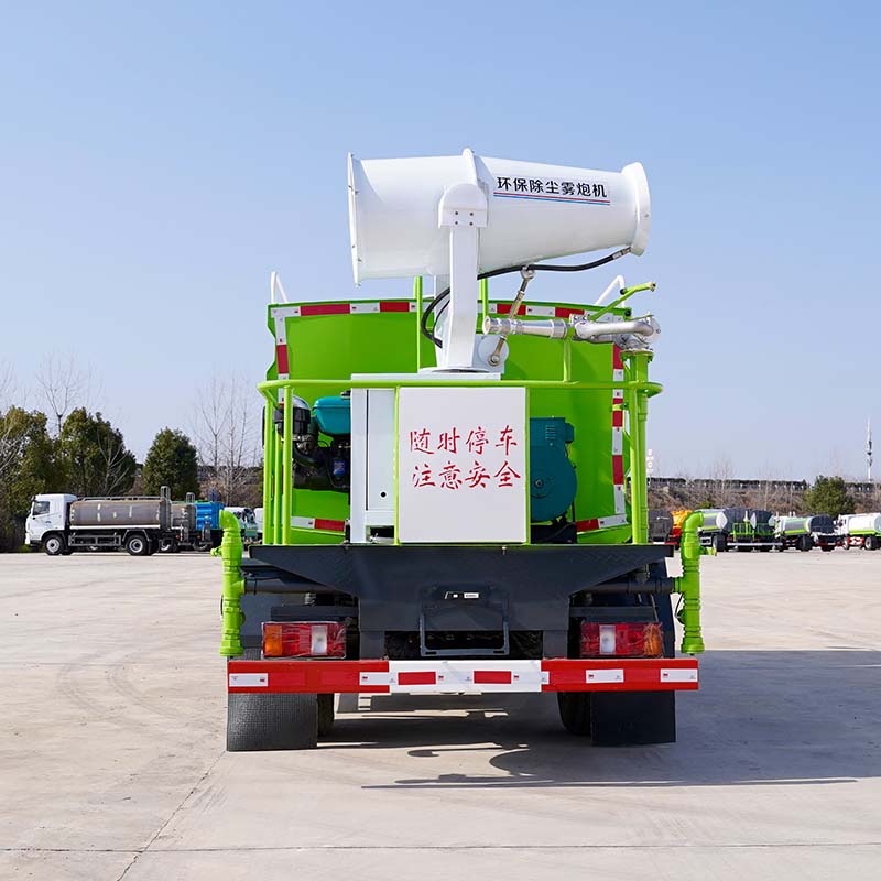 Camion-citerne à eau HOWO 5 000 litres 4x2 avec citerne