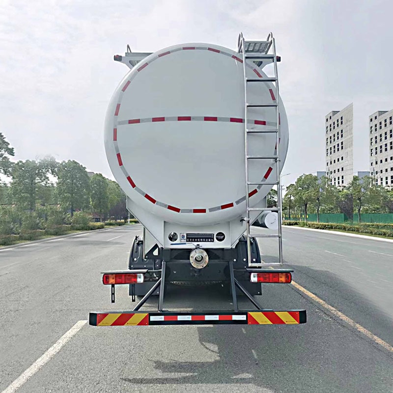 Camion de transport de poudre FOTON 8*4 33 m3