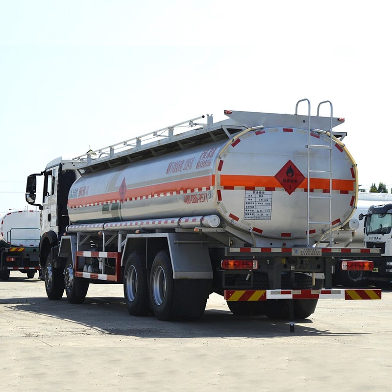 Howo 8x4 Fuel Tank Truck 30000L Tanker Truck Price
