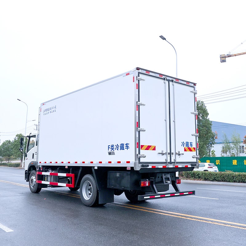 Camion frigorifique HOWO 4*2 de 35 mètres cubes pour viande congelée