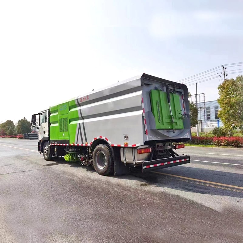 شاحنة كاسحة طريق SINOTRUK 4*2 مزودة بوظيفة شفط الفراغ