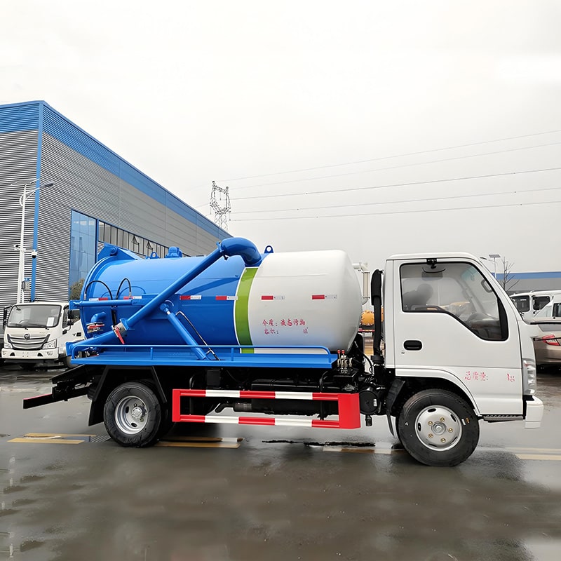 Prix du mini-camion d'aspiration des eaux usées ISUZU ELF 5000L