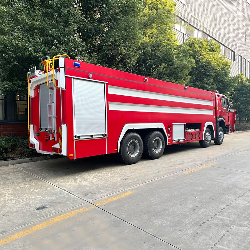 Howo 22000L 8 x 4 Water and Foam Fire Rescue Fighting Truck