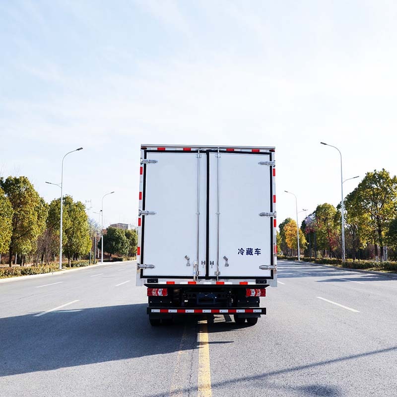 JAC 4X2 Refrigerated Truck Transport Vegetables Meat
