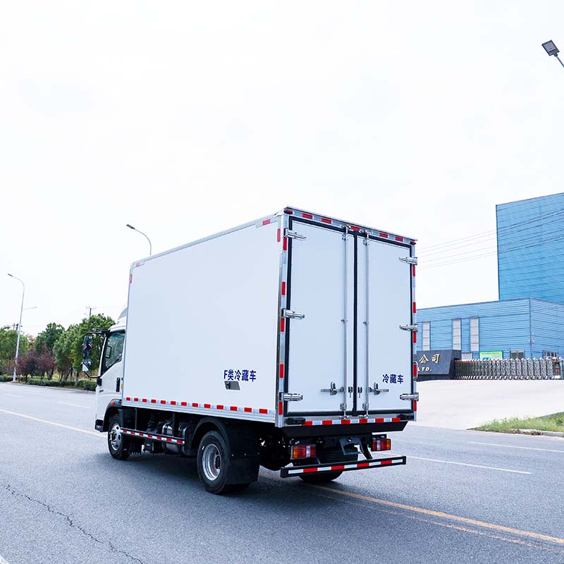 Camion frigorifique Howo 4X2 5T