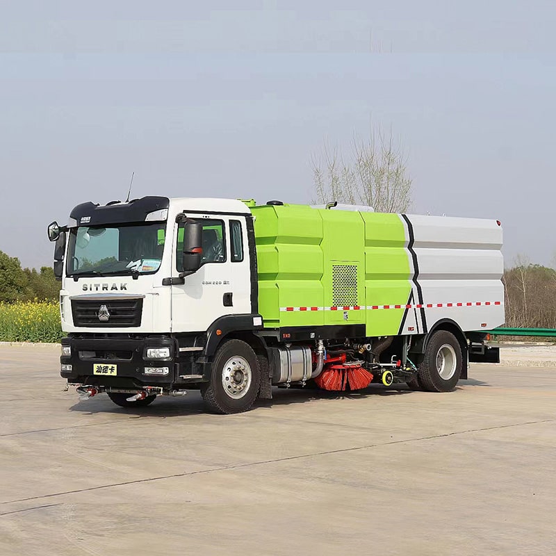 Camion balayeuse-laveuse SINOTRUK 4*2 neuf ou d'occasion de haute qualité
