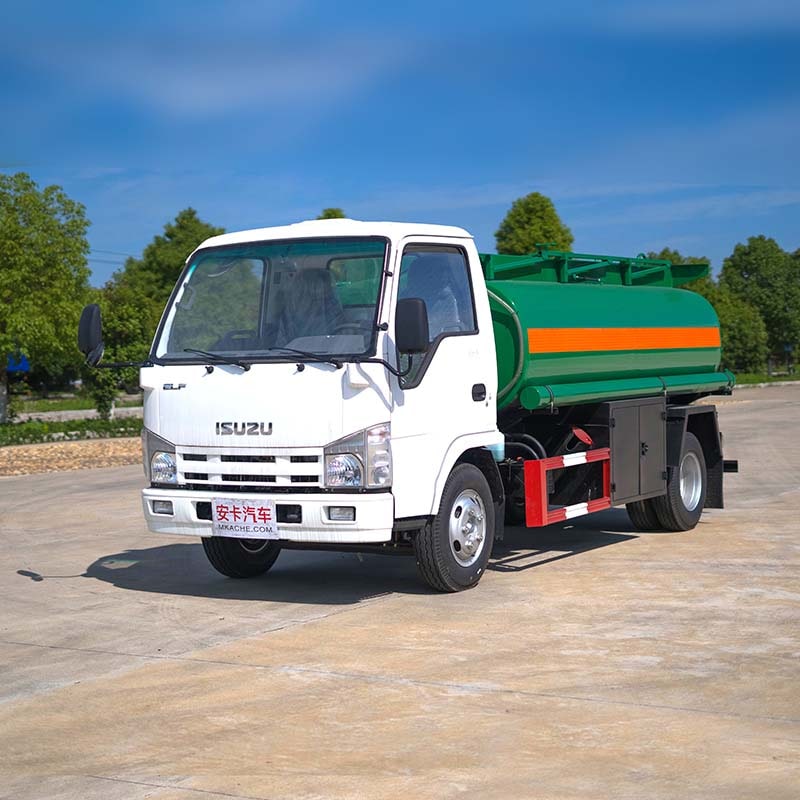 Camion-citerne diesel ISUZU 5000 litres