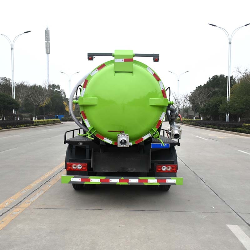 Foton small 5 cbm 4×2 suction sewage truck