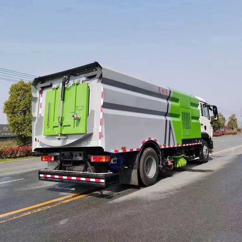 شاحنة كاسحة طريق SINOTRUK 4*2 مزودة بوظيفة شفط الفراغ