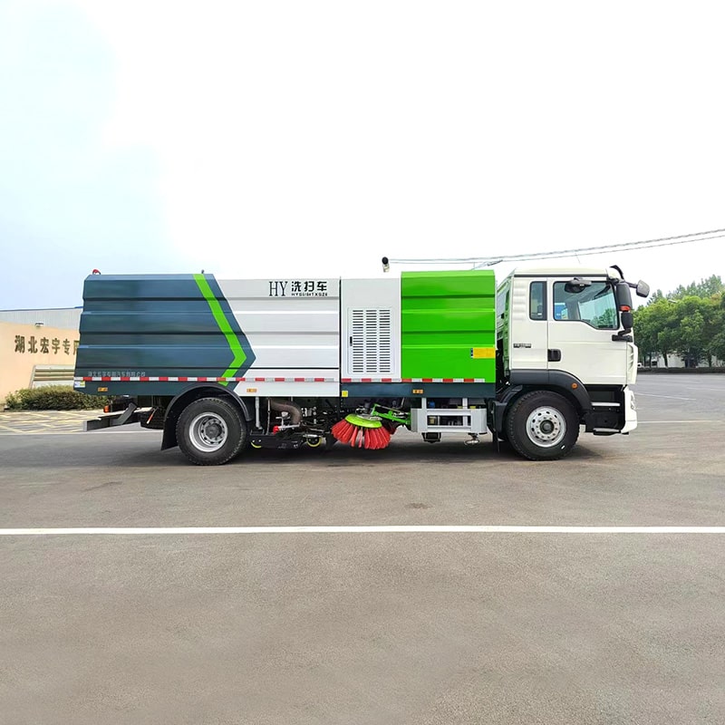 سعر شاحنة كاسحة الطرق SINOTRUK 4*2 الجديدة أو المستعملة