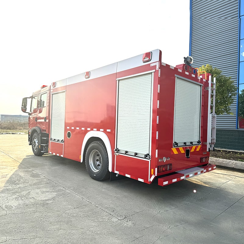 HOWO high quality 8cbm 4*2 foam fire fighting truck