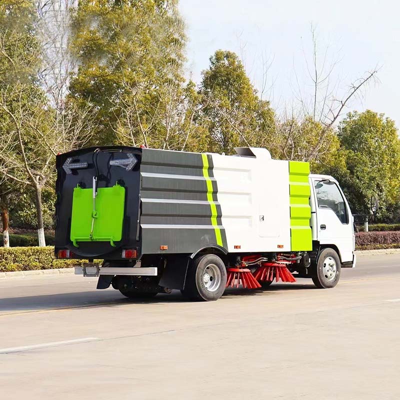 ISUZU 5000Liters вакуумная подметальная машина для уборки дорог