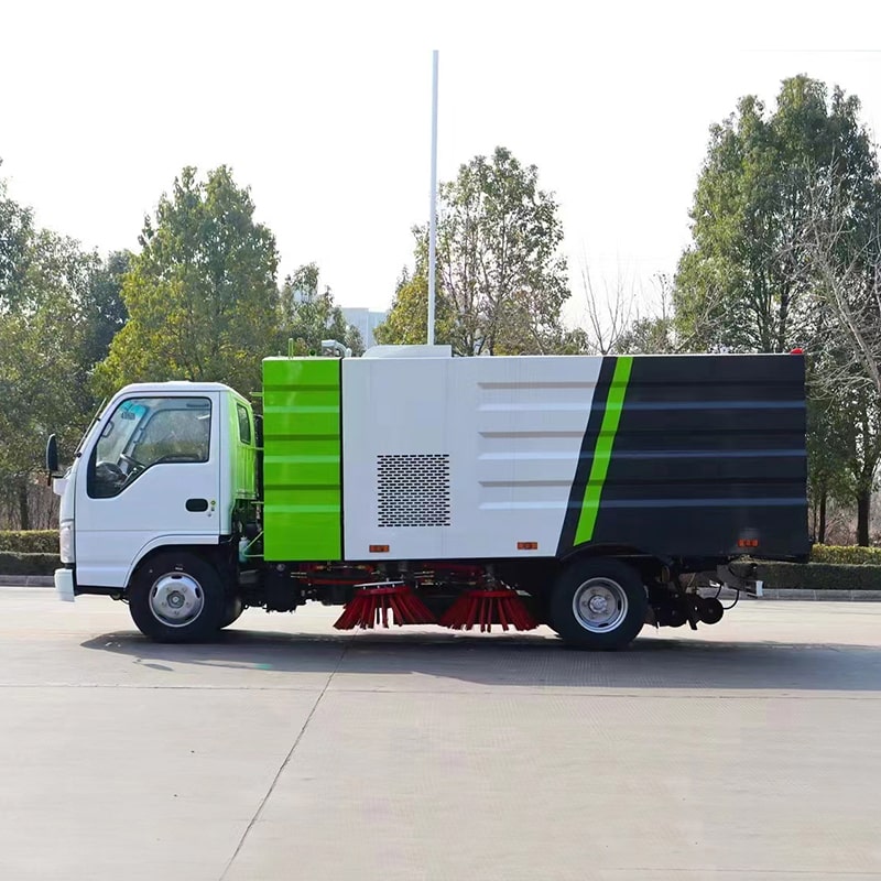 ISUZU 5000Liters вакуумная подметальная машина для уборки дорог