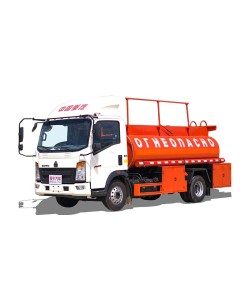 HOWO 5000L fuel tank truck