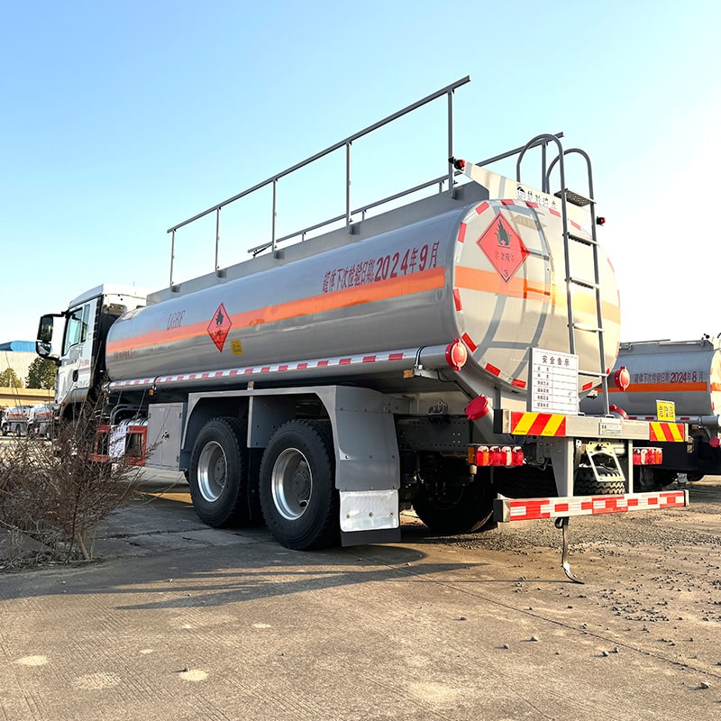 Camion-citerne à carburant diesel HOWO 6*4 16 tonnes neuf ou d'occasion
