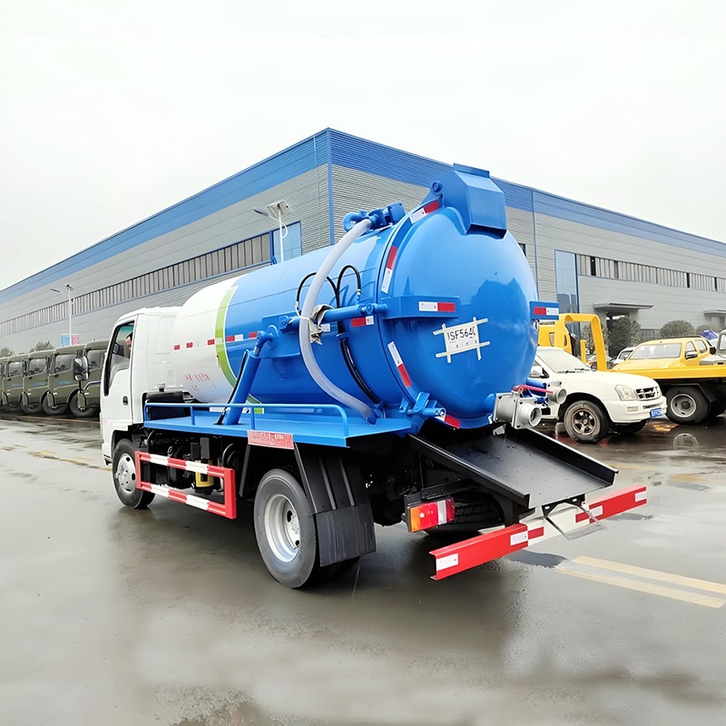 Prix du mini-camion d'aspiration des eaux usées ISUZU ELF 5000L