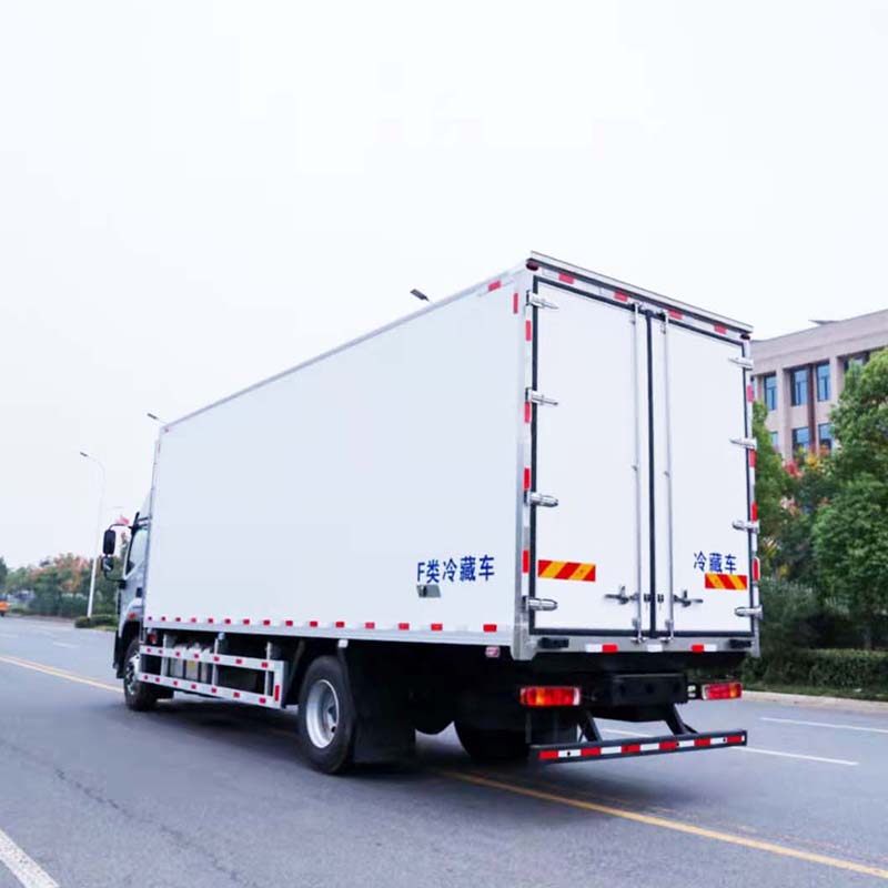 Foton 4x2 6.8m 10 Ton Refrigerator Cooling Van For Sale
