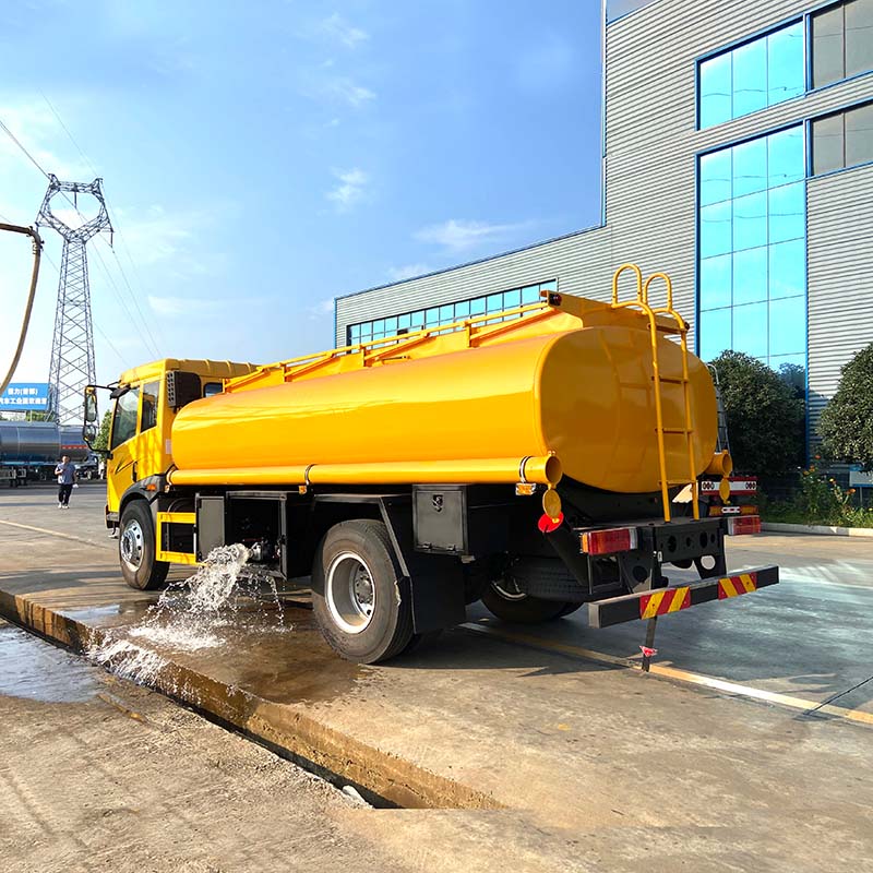 Camion citerne à carburant FAW 4x2 en aluminium de 12 000 litres