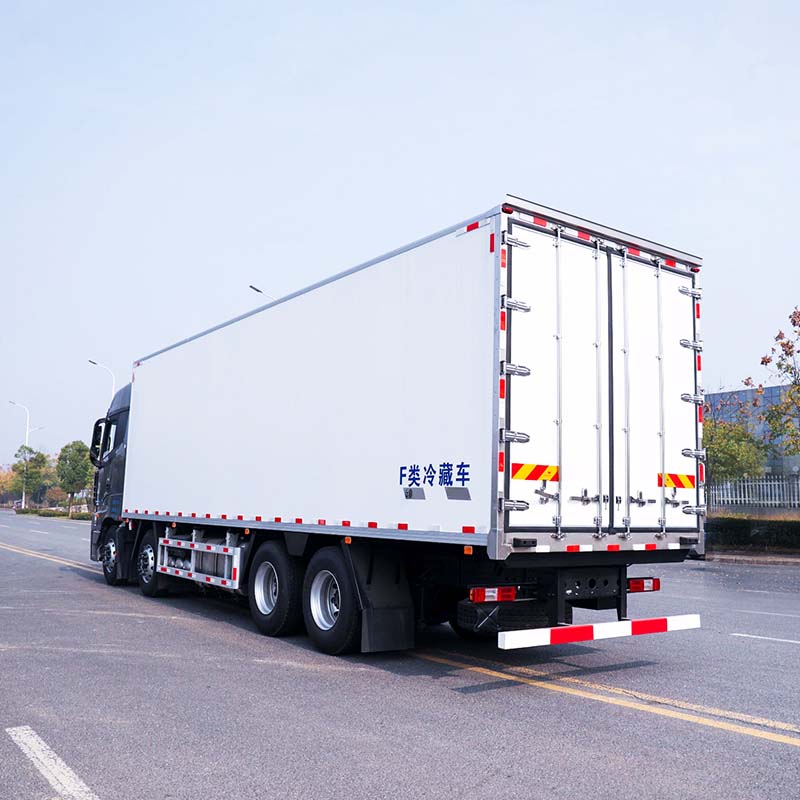 Foton 8X4 25ton food truck refrigerator freezer