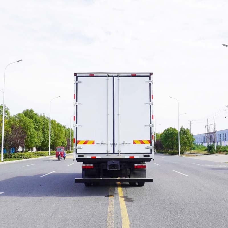 JAC 4x2 10 tons refrigerated truck for meat transport