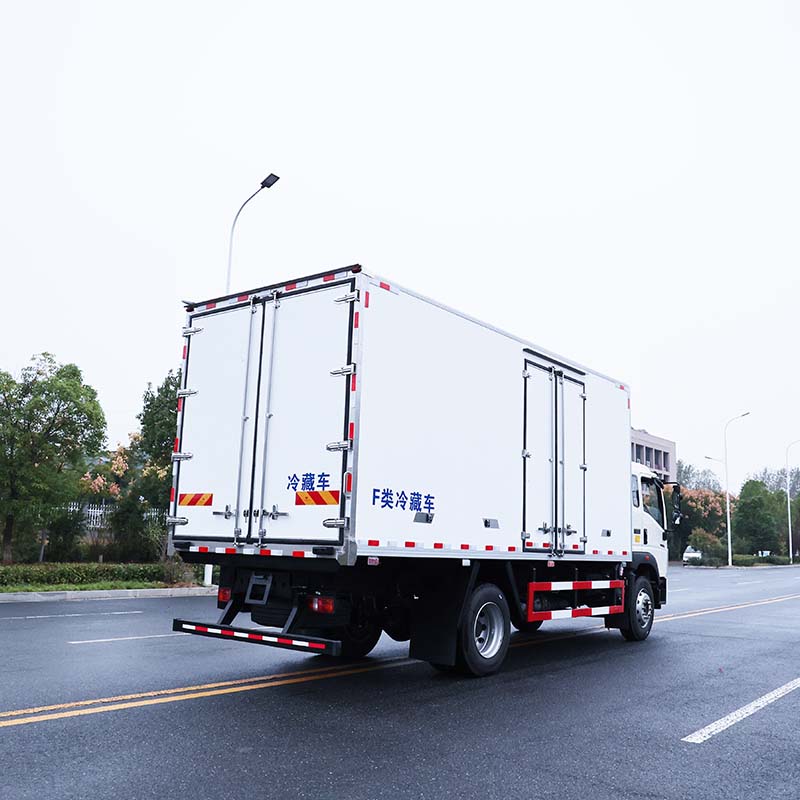 HOWO RHD 4X2 6.8m рефрижераторный фургон с морозильной камерой