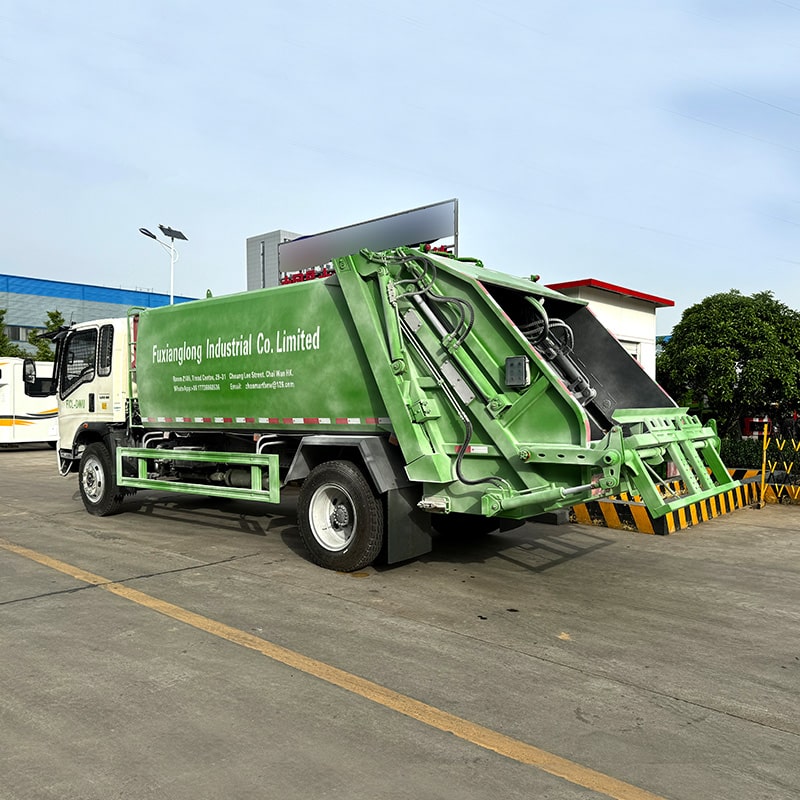 Howo 9 CBM 4x2 Маленький прессующий Мусоровоз на Продажу