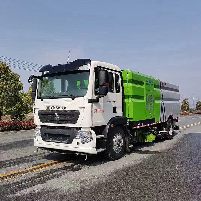 شاحنة كاسحة طريق SINOTRUK 4*2 مزودة بوظيفة شفط الفراغ