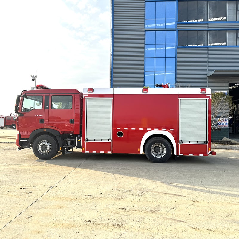 HOWO high quality 8cbm 4*2 foam fire fighting truck