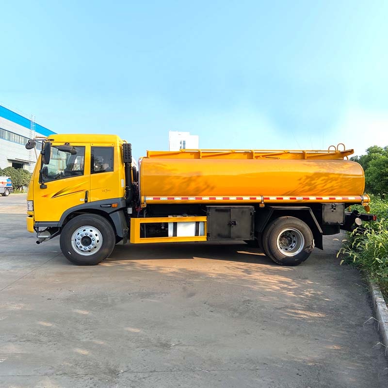 Camion citerne à carburant FAW 4x2 en aluminium de 12 000 litres
