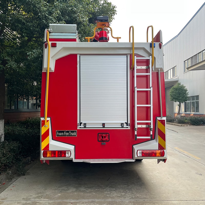 Howo 22000L 8 x 4 Water and Foam Fire Rescue Fighting Truck