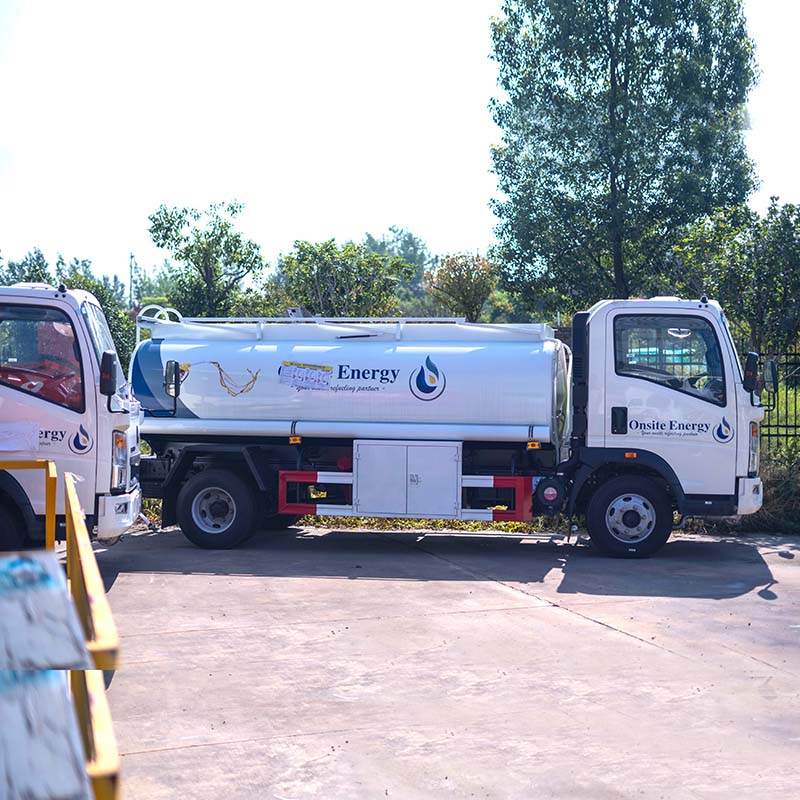 Howo 4x2 10000 liters Fuel Tank Truck Tanker Truck