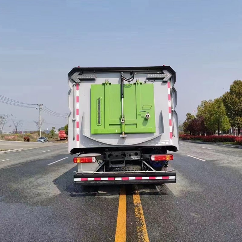 شاحنة كاسحة طريق SINOTRUK 4*2 مزودة بوظيفة شفط الفراغ