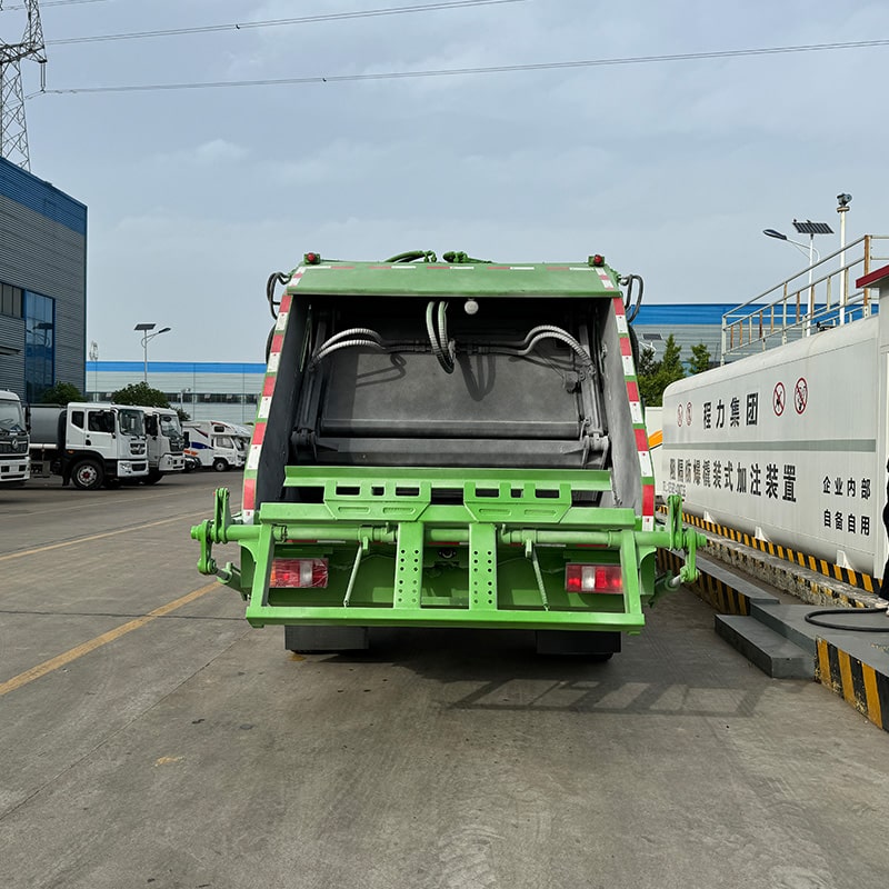 Howo 9 CBM 4x2 Маленький прессующий Мусоровоз на Продажу