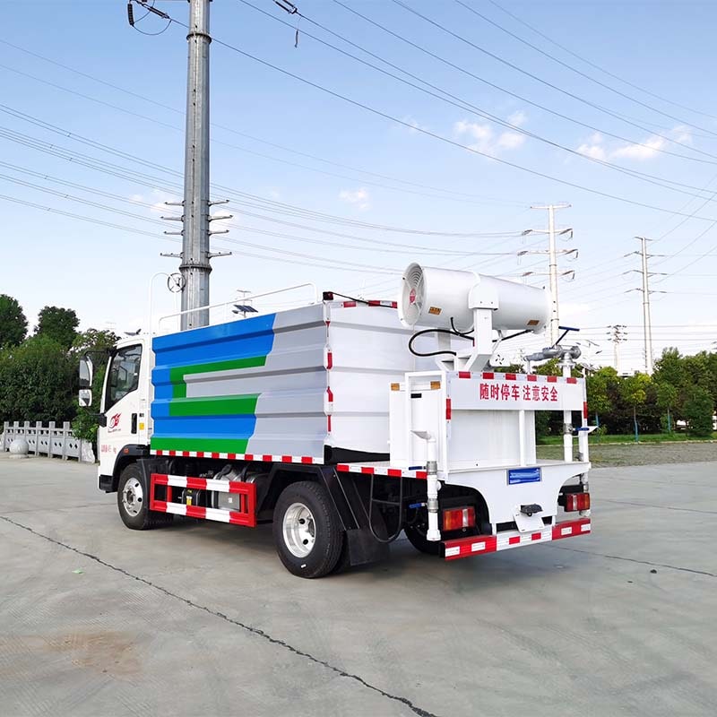 Howo 4X2 5cbm Water Spray Tank Truck