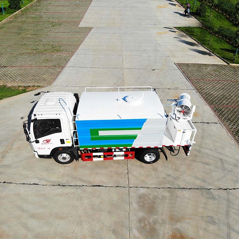 Howo 4X2 5cbm Water Spray Tank Truck