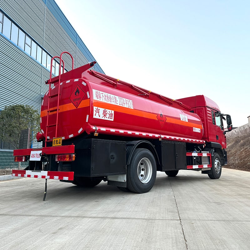 HOWO 4*2 iron oil diesel fuel bowser for sale