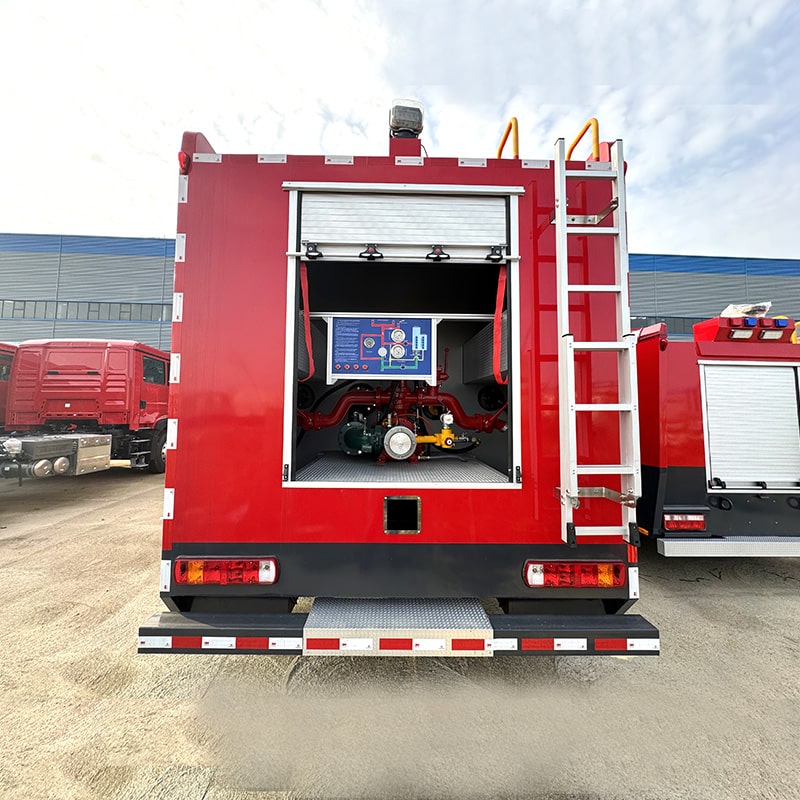 HOWO 4*4 new or used 8cbm specialized vehicle fire truck