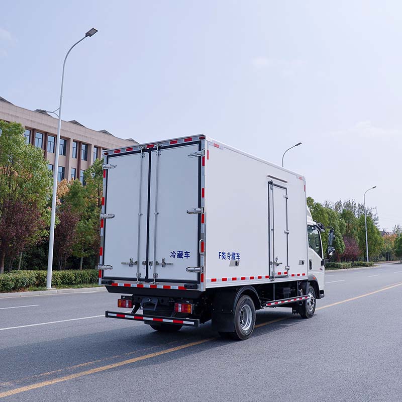Camion frigorifique Howo 4X2 5T