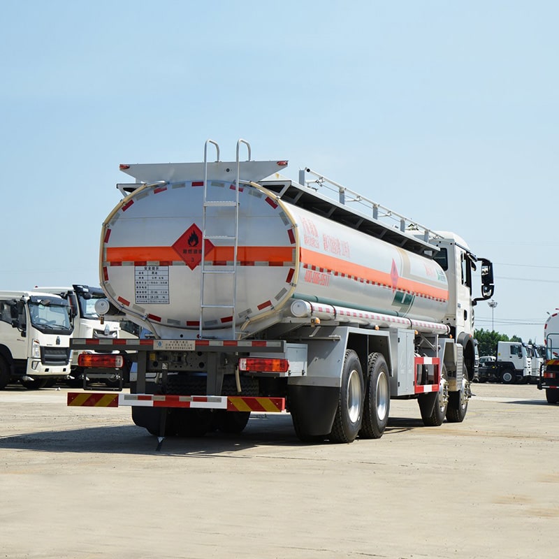 Howo 8x4 Fuel Tank Truck 30000L Tanker Truck Price