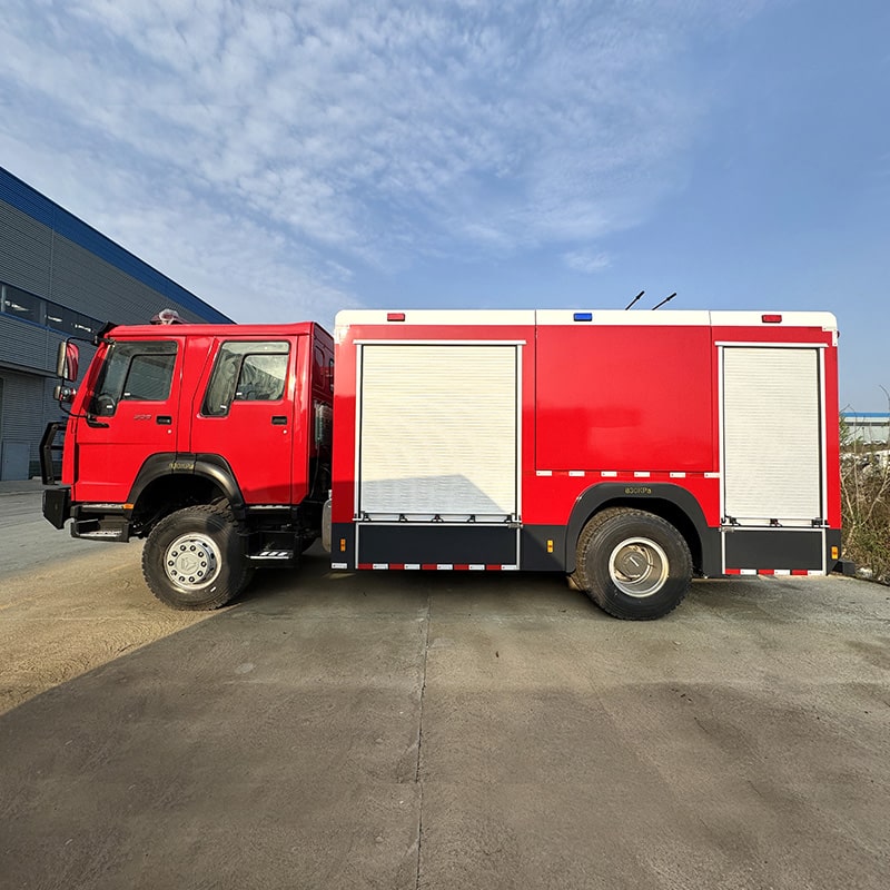 HOWO 4*4 new or used 8cbm specialized vehicle fire truck