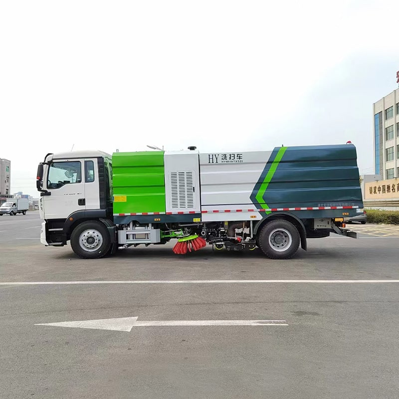 سعر شاحنة كاسحة الطرق SINOTRUK 4*2 الجديدة أو المستعملة