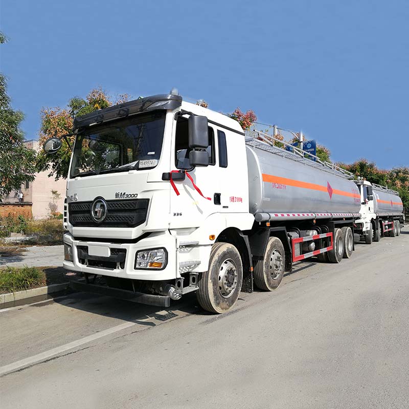 Camion de transport de carburant Shacman 8X4 30000 litres
