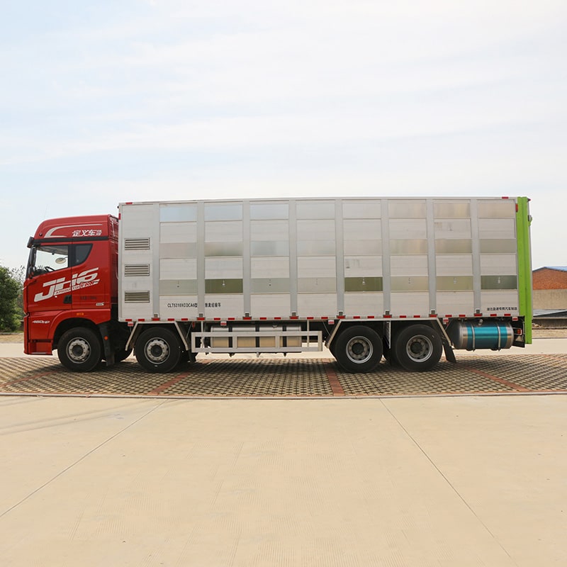 FAW 8*4 грузовик для перевозки животных, птицы, кур, свиней